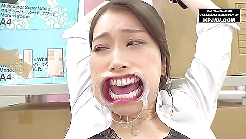 Hot Babe Deepthroat At The Office
