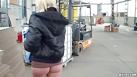 Smear That Lipstick On My Male Pole