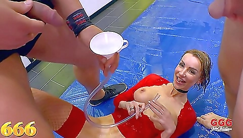 Ariella Blonde And Pissed